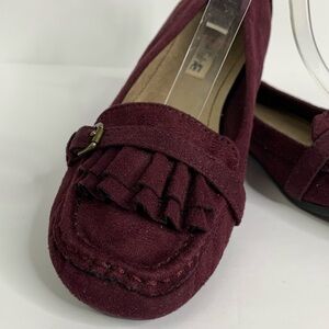 New American Eagle Purple Aubergine Suede Flats with Kilt Rubber Sole Size 7